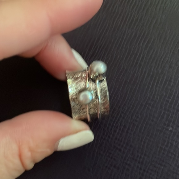 Beautiful ring - Picture 3 of 3